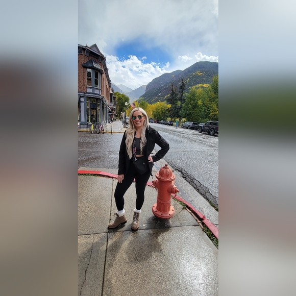 Meet your Posher, Amber - Picture 8 of 13